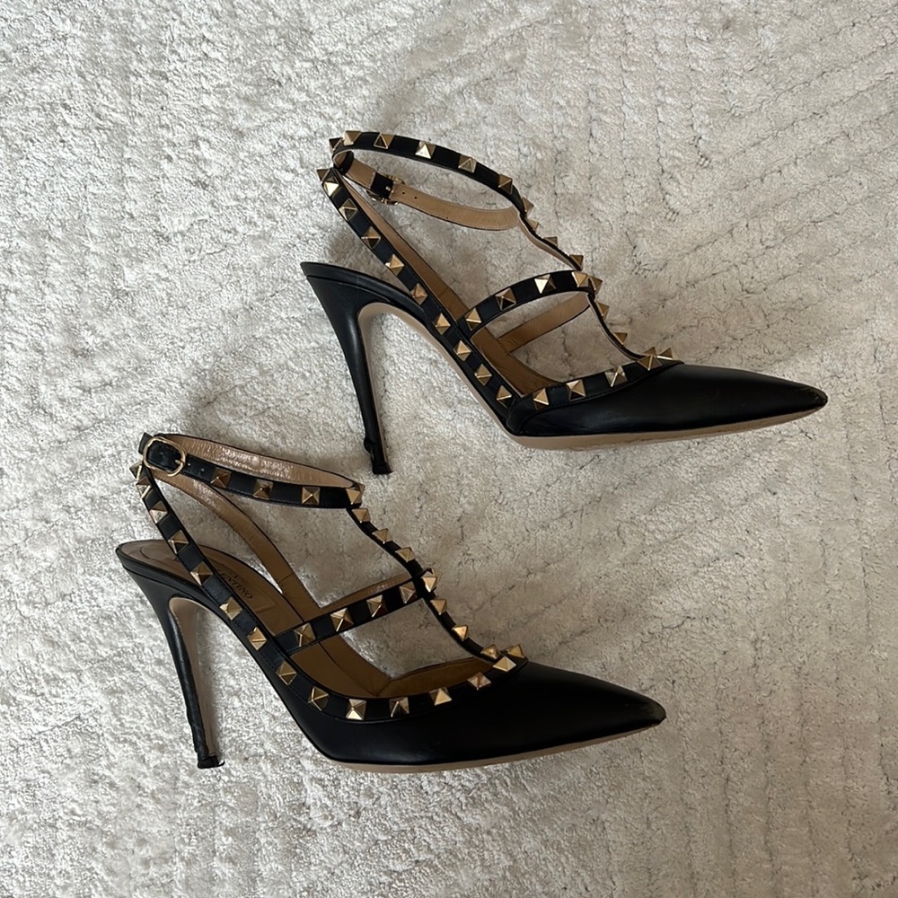 Valentino Black Rockstud Pumps